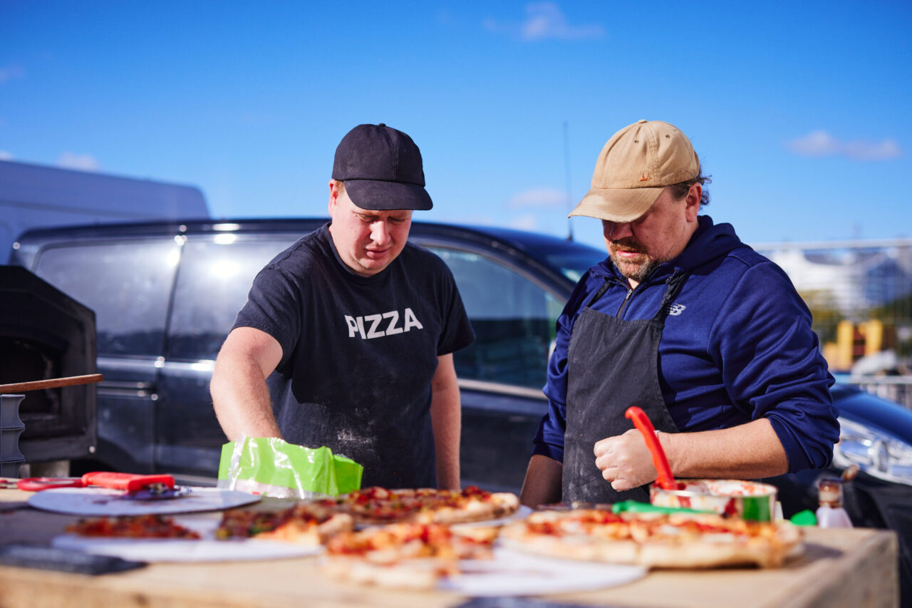 Pizza Van Hire - Wood Fired Pizza Bar