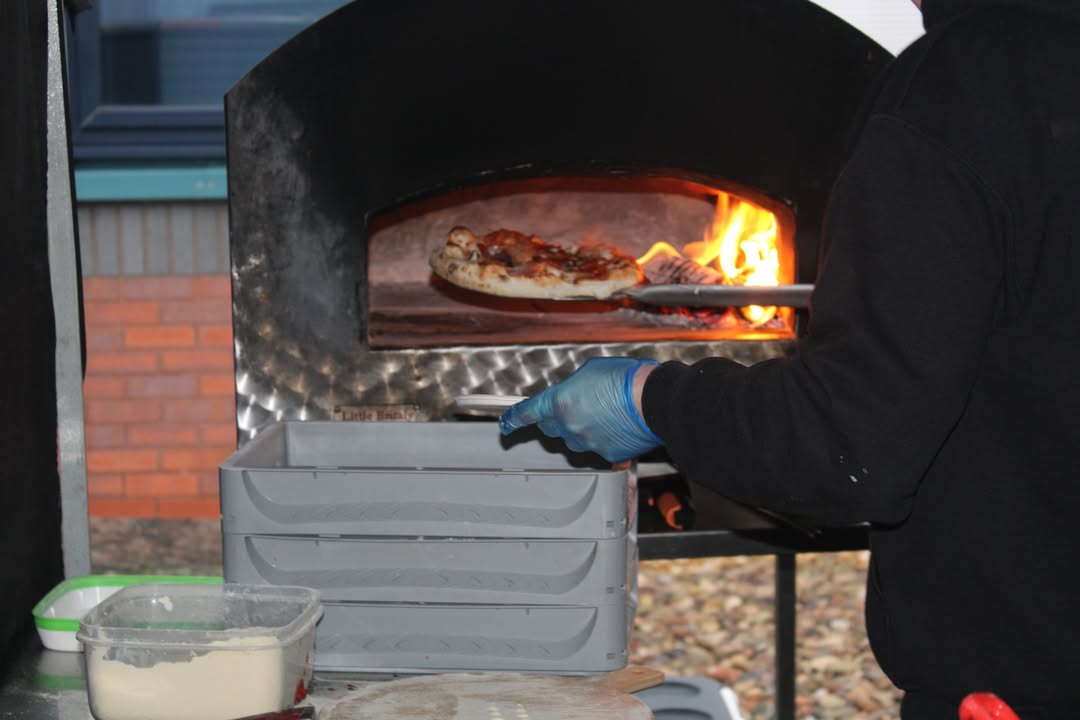 How Much Does it Cost to Hire a Pizza Van for an Event? - Wood Fired ...