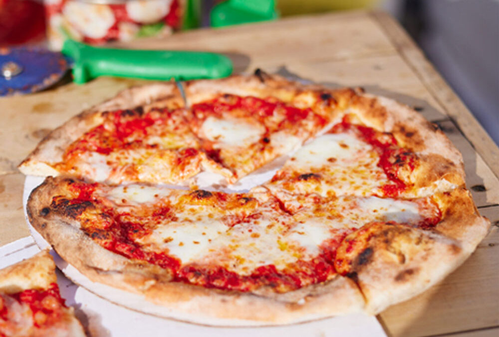 Delicious Wood-fired Pizzabar margherita pizza